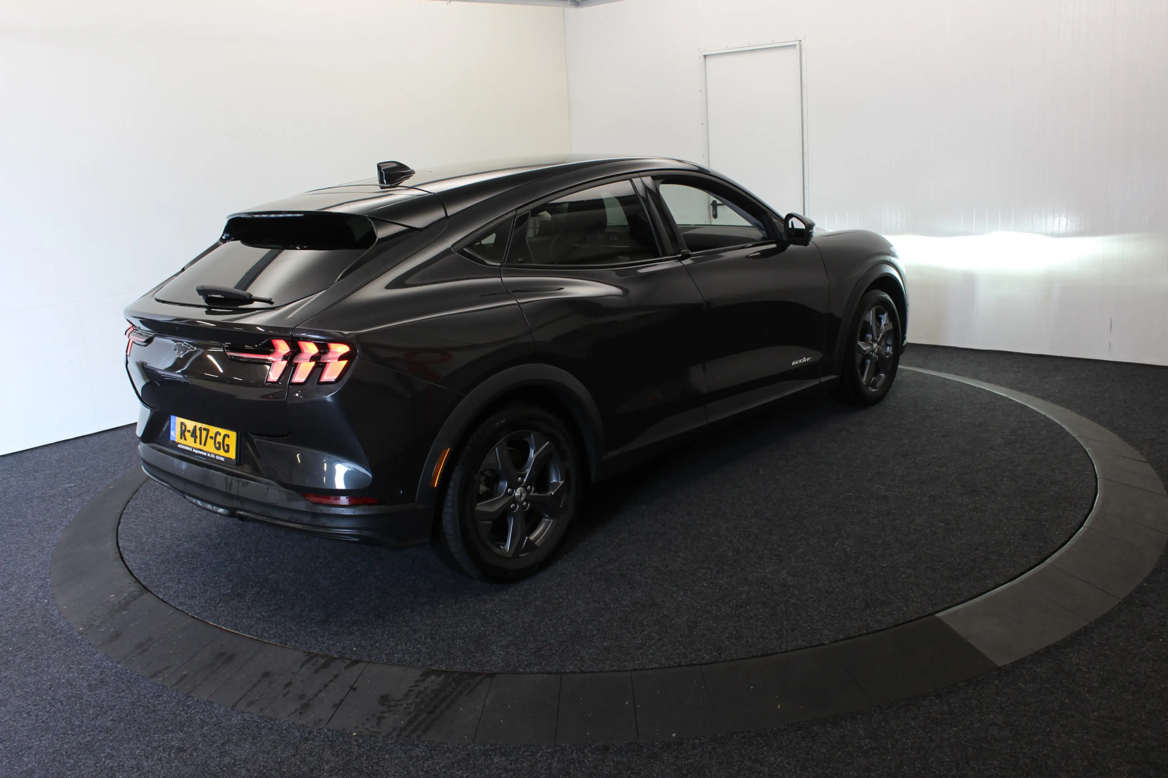 Ford Mustang Mach-E RWD 75 kWh 360°Cam Pano Techpack — photo 11