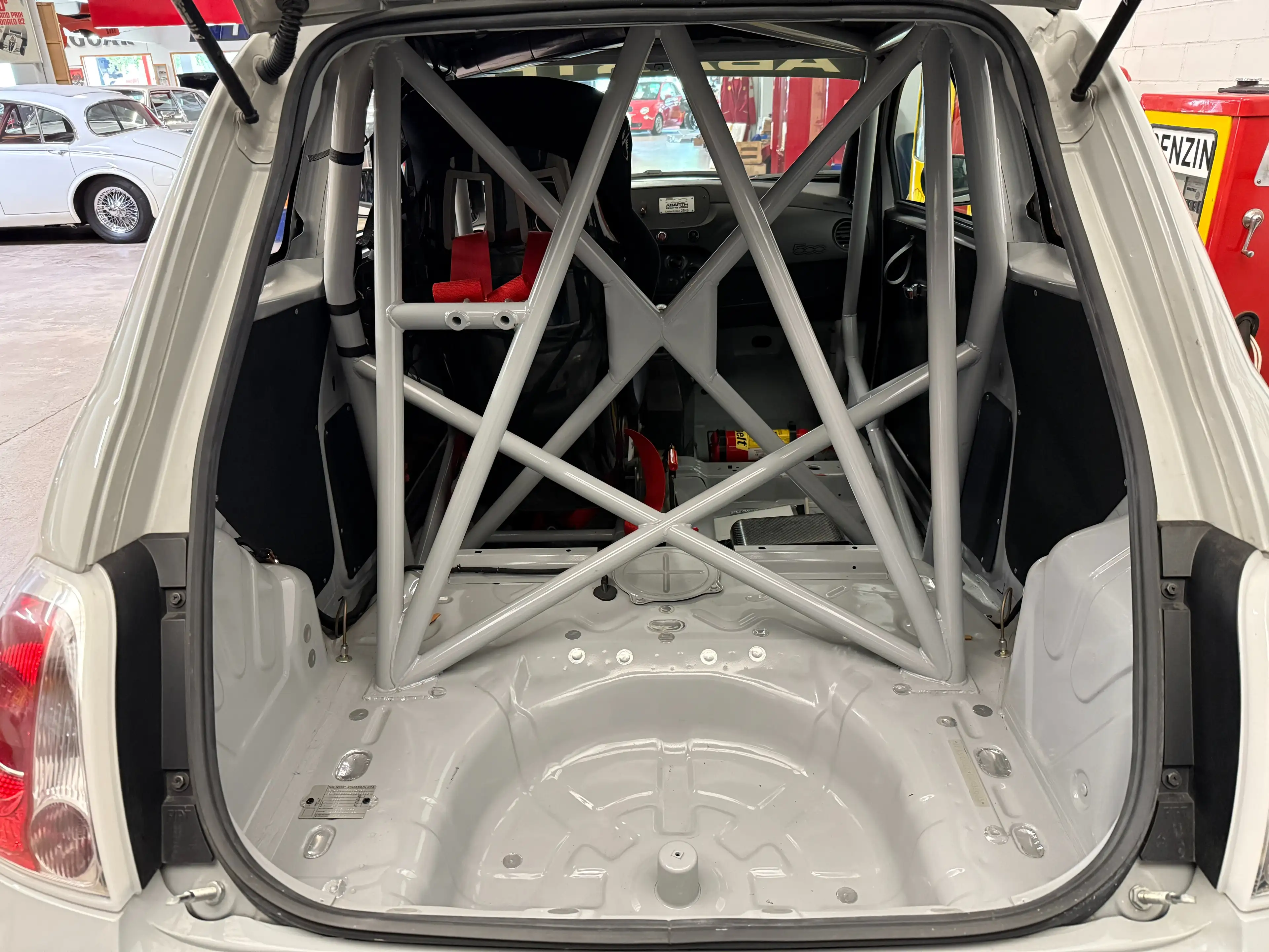 Abarth 695 Assetto Corse No. 25/49 — photo 15
