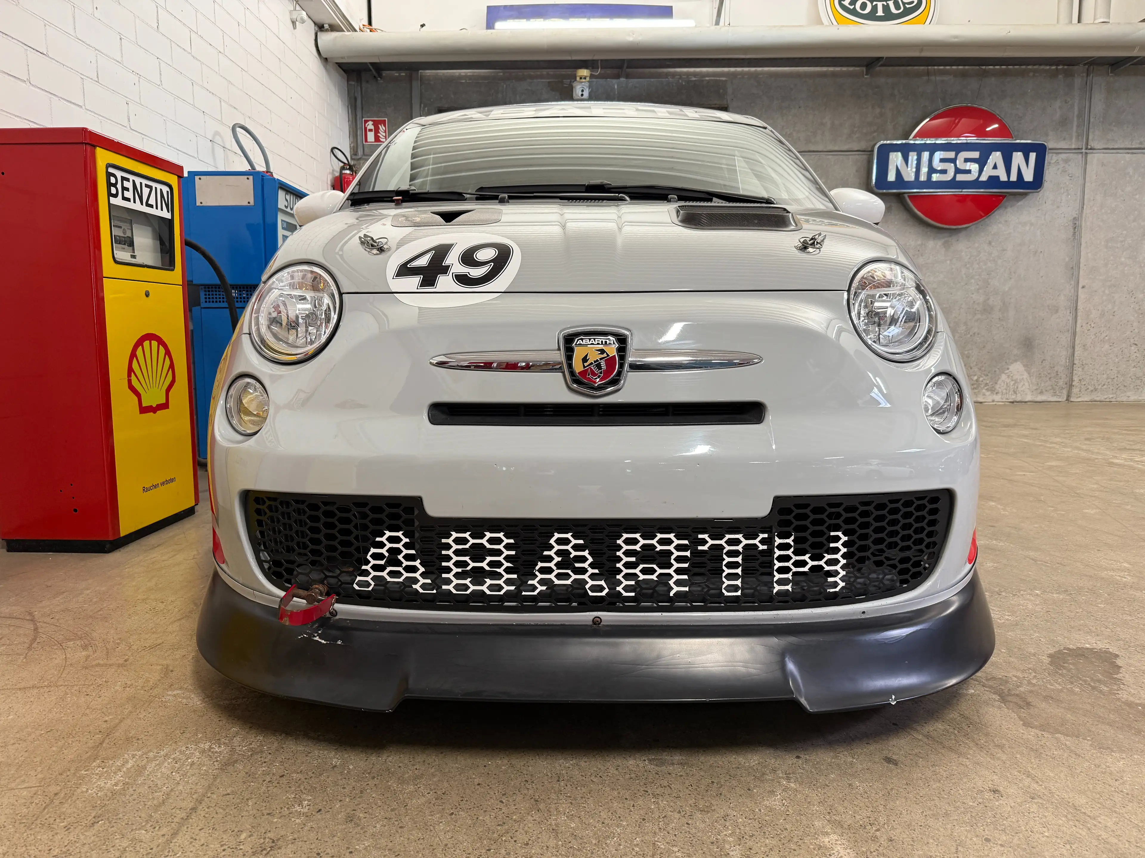 Abarth 695 Assetto Corse No. 25/49 — photo 3