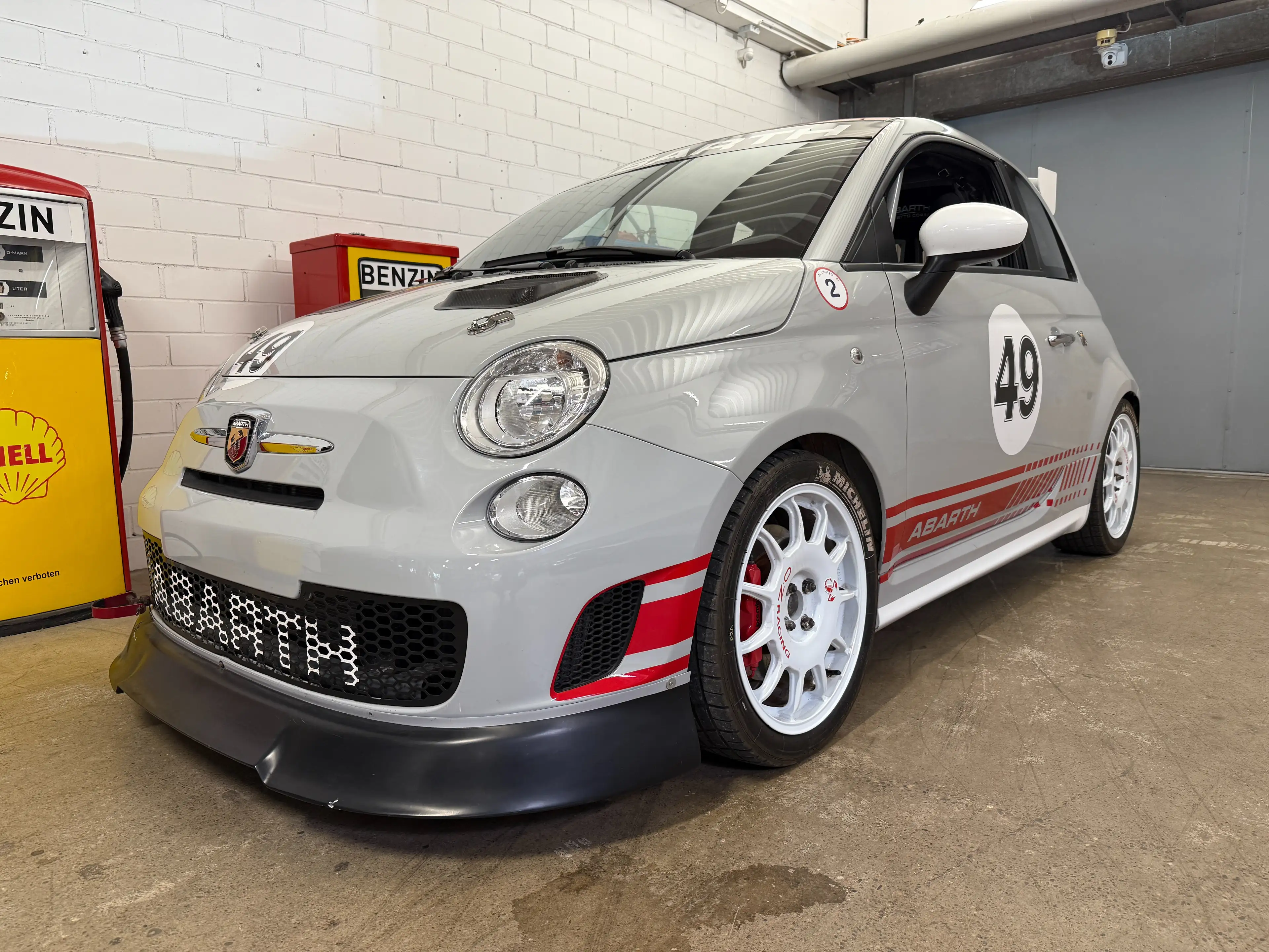 Abarth 695 Assetto Corse No. 25/49 — photo 2