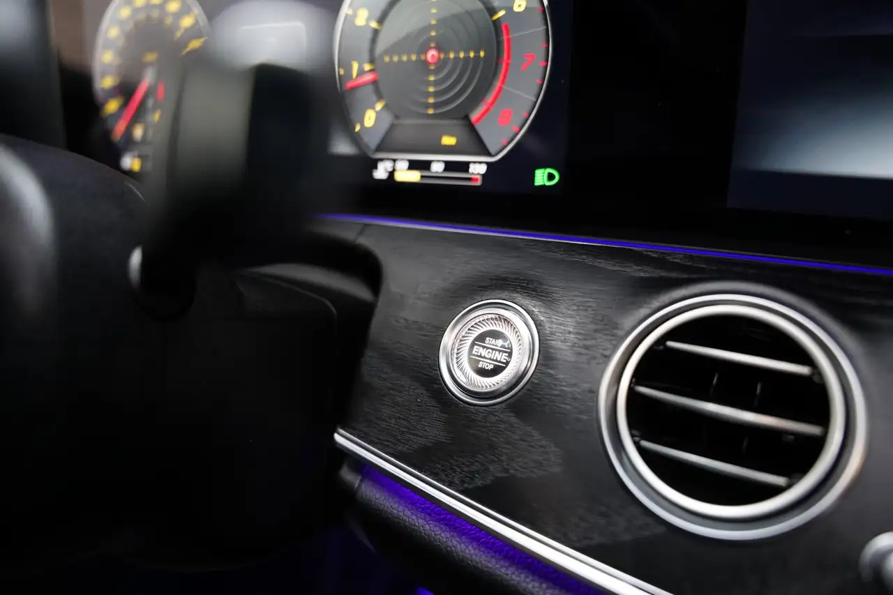 Mercedes-Benz E-Class AMG PANO NIGHT SFEER 360 NAP, миниатюра 19