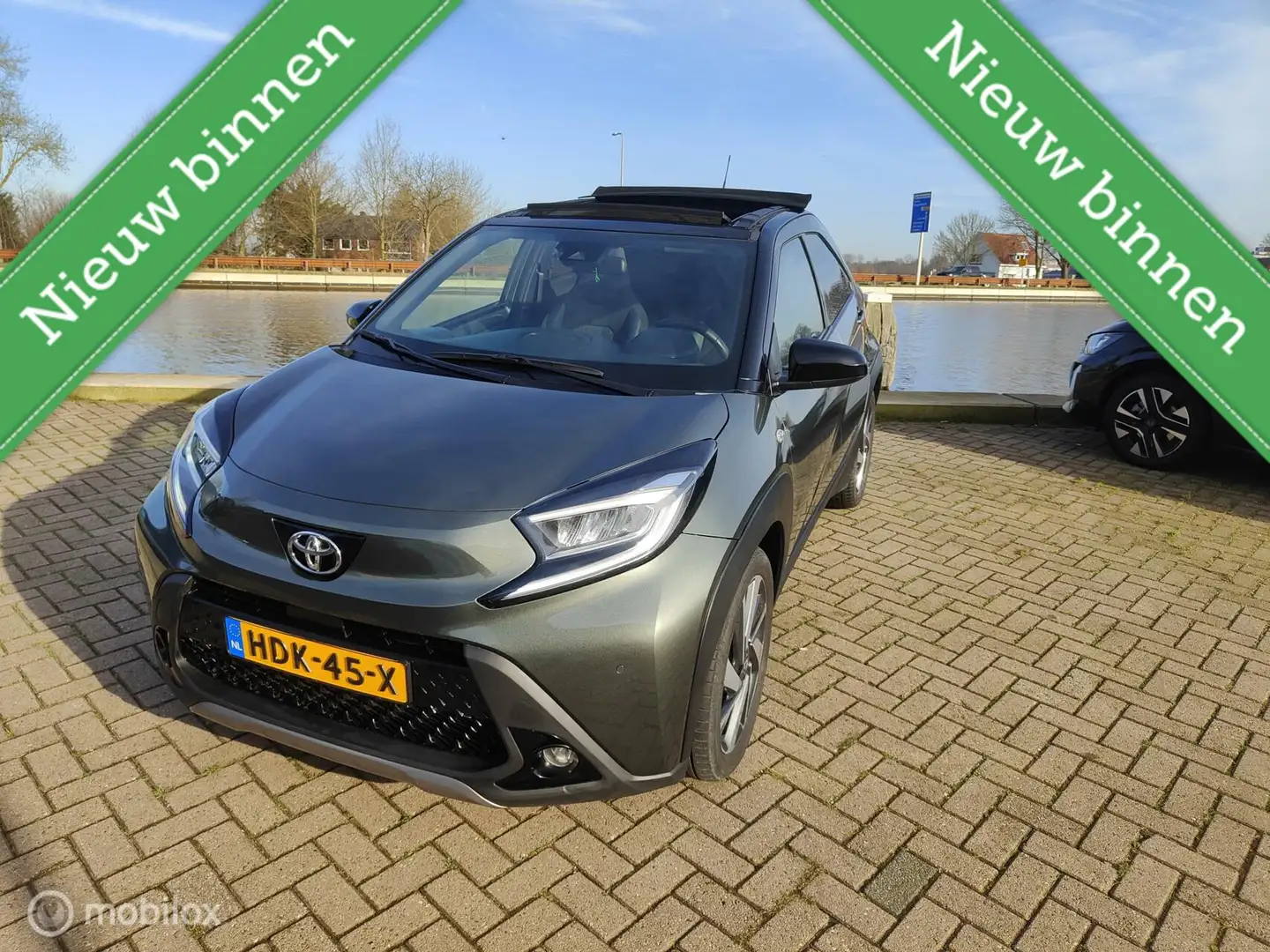 Toyota Aygo X CABRIO DAK - AUTOMAAT 1.0 VVT-i S-CVT Pulse AUTOMA Verde - 2