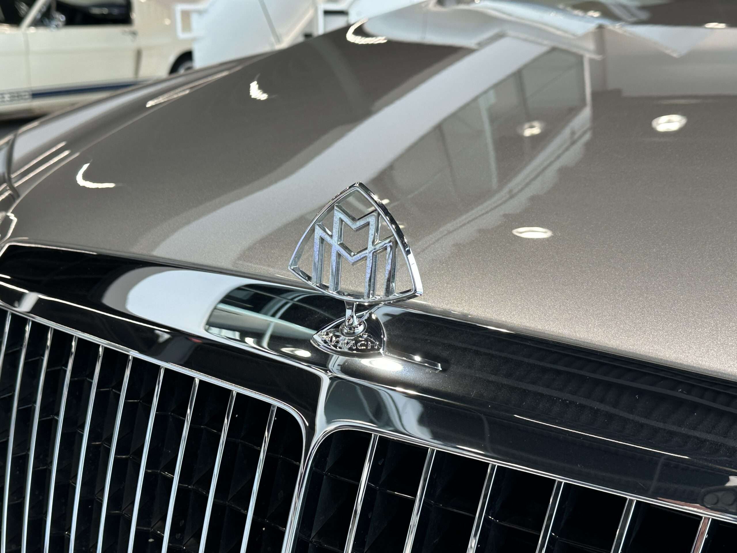 2004 Maybach 57 4dr Sdn SWB alt 4