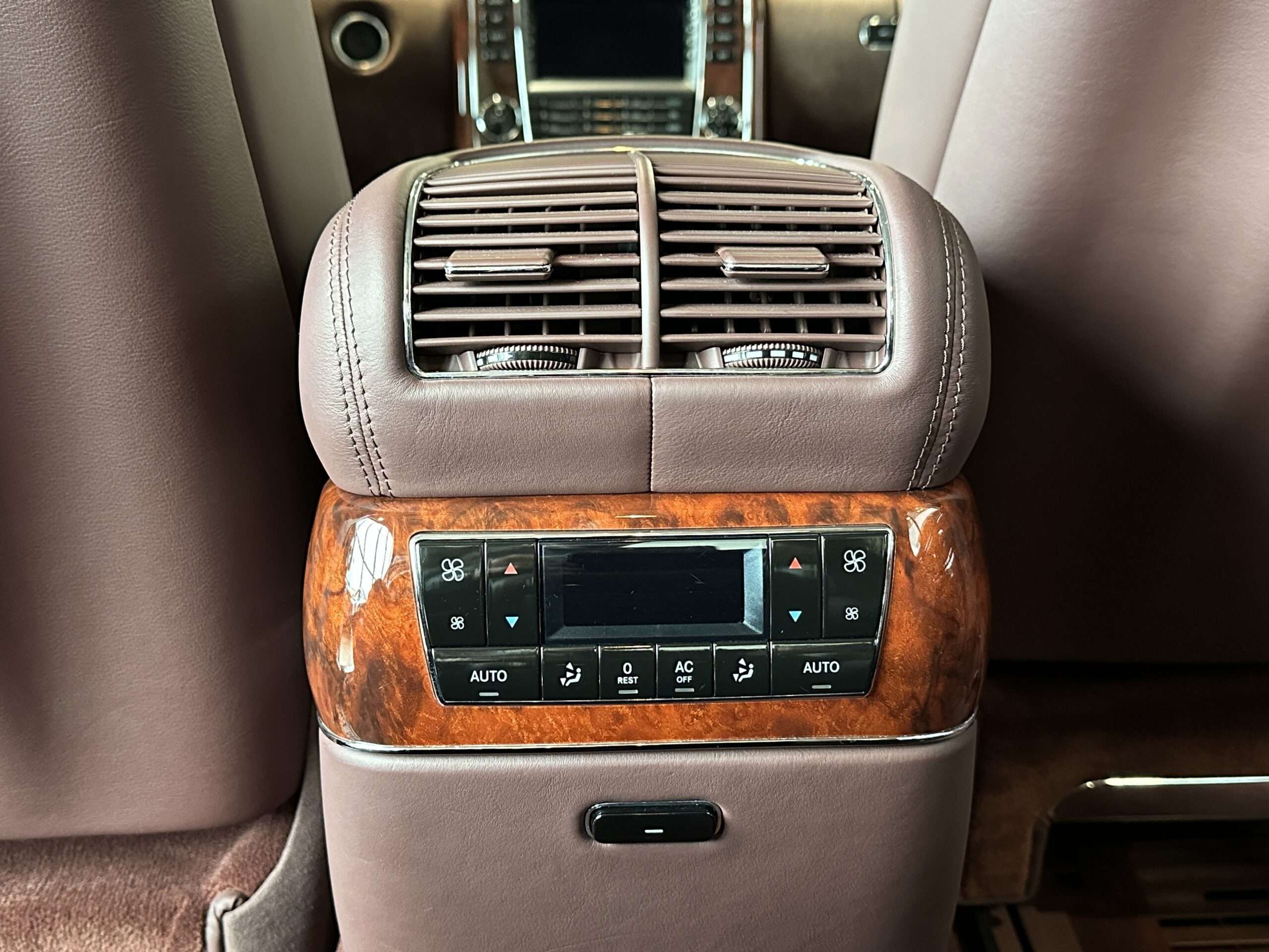 2004 Maybach 57 4dr Sdn SWB thumb 23