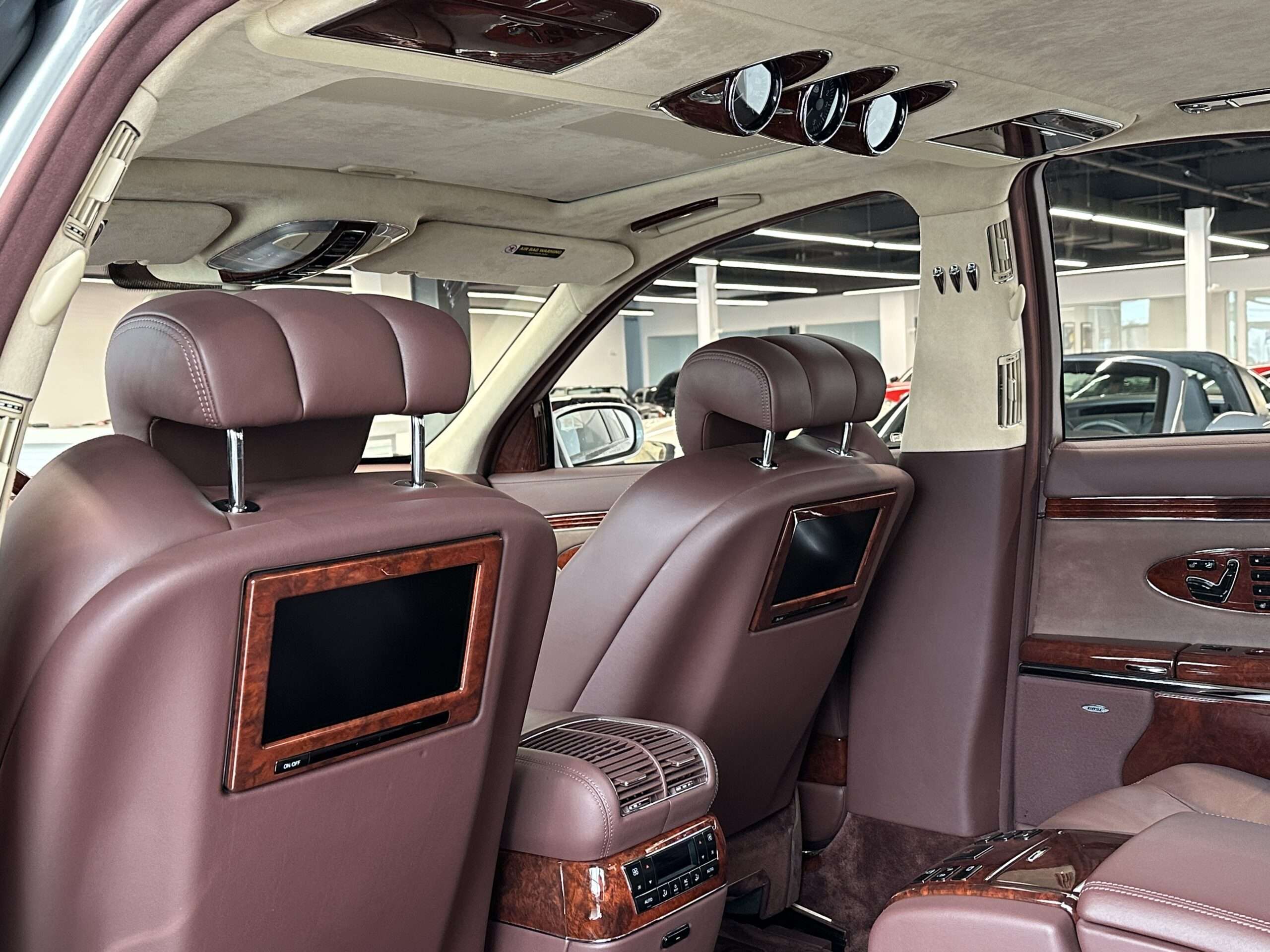 2004 Maybach 57 4dr Sdn SWB thumb 21