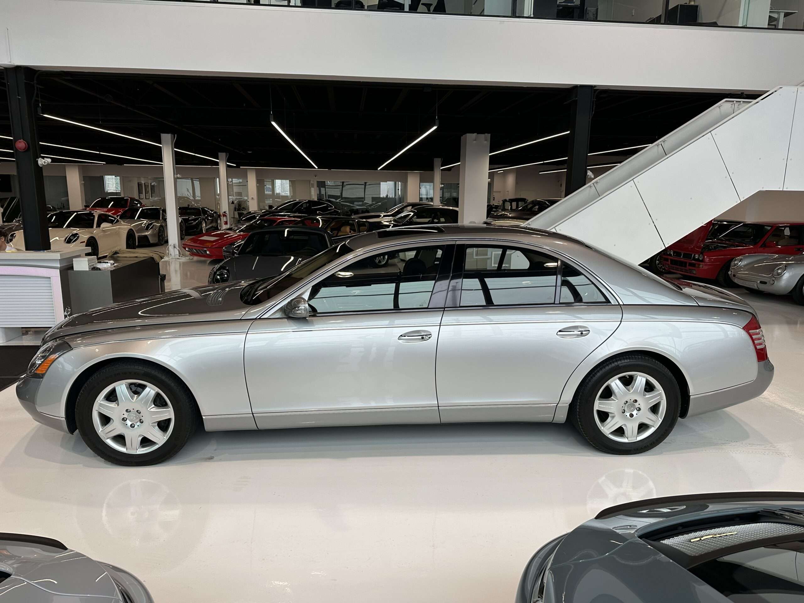 2004 Maybach 57 4dr Sdn SWB thumb 8