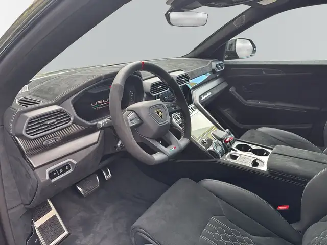 Lamborghini Urus view 8