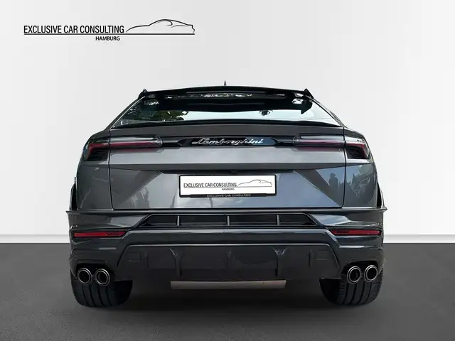 Lamborghini Urus view 5
