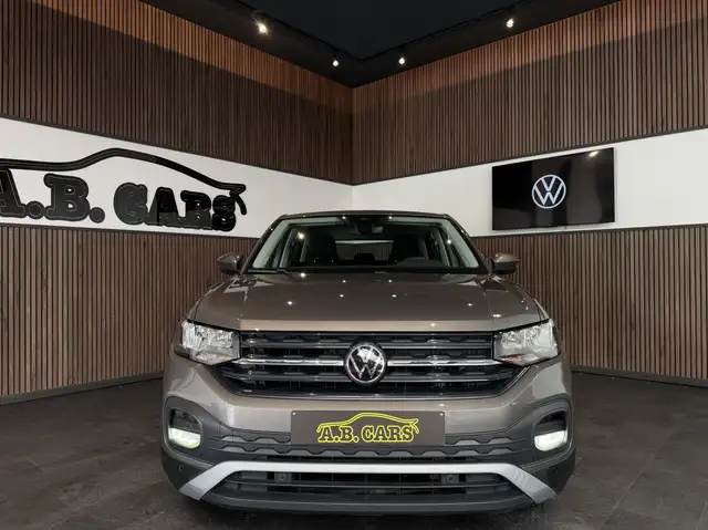 Volkswagen T-Cross view 2