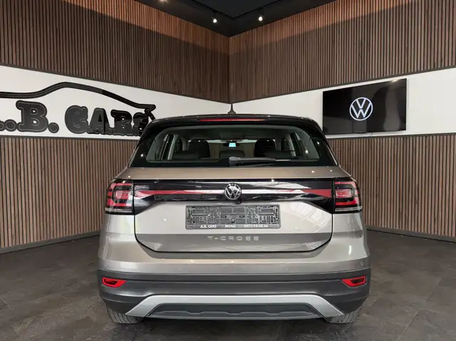 Volkswagen T-Cross view 5
