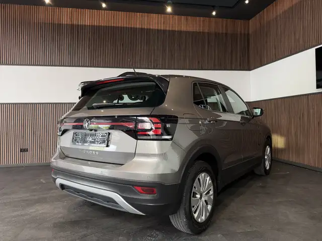 Volkswagen T-Cross view 6