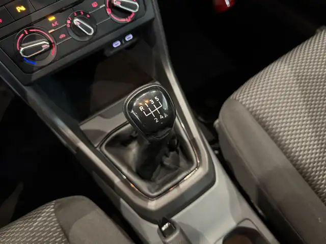 Volkswagen T-Cross view 14