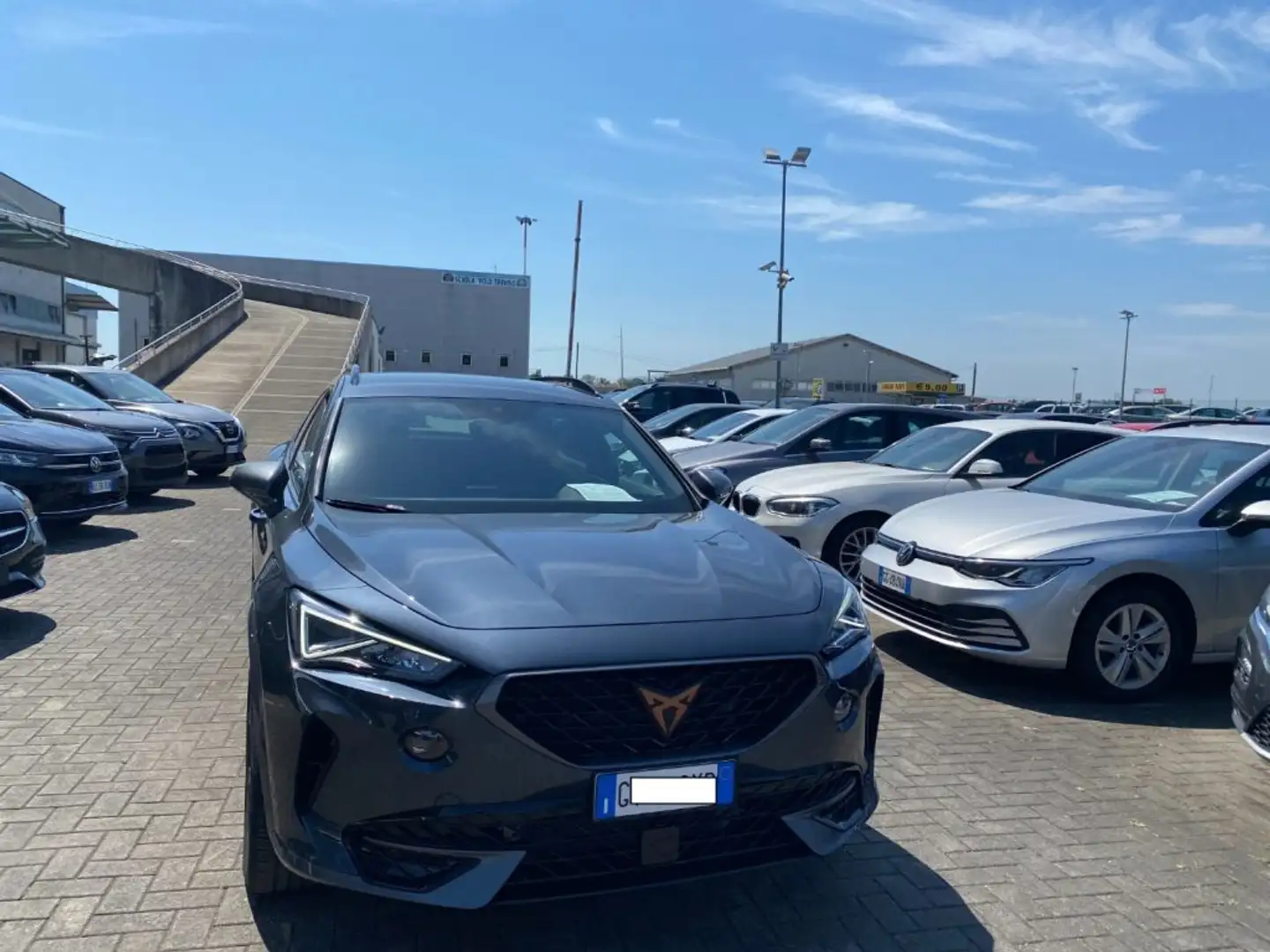 CUPRA Formentor 1.5 TSI DSG Gris - 2