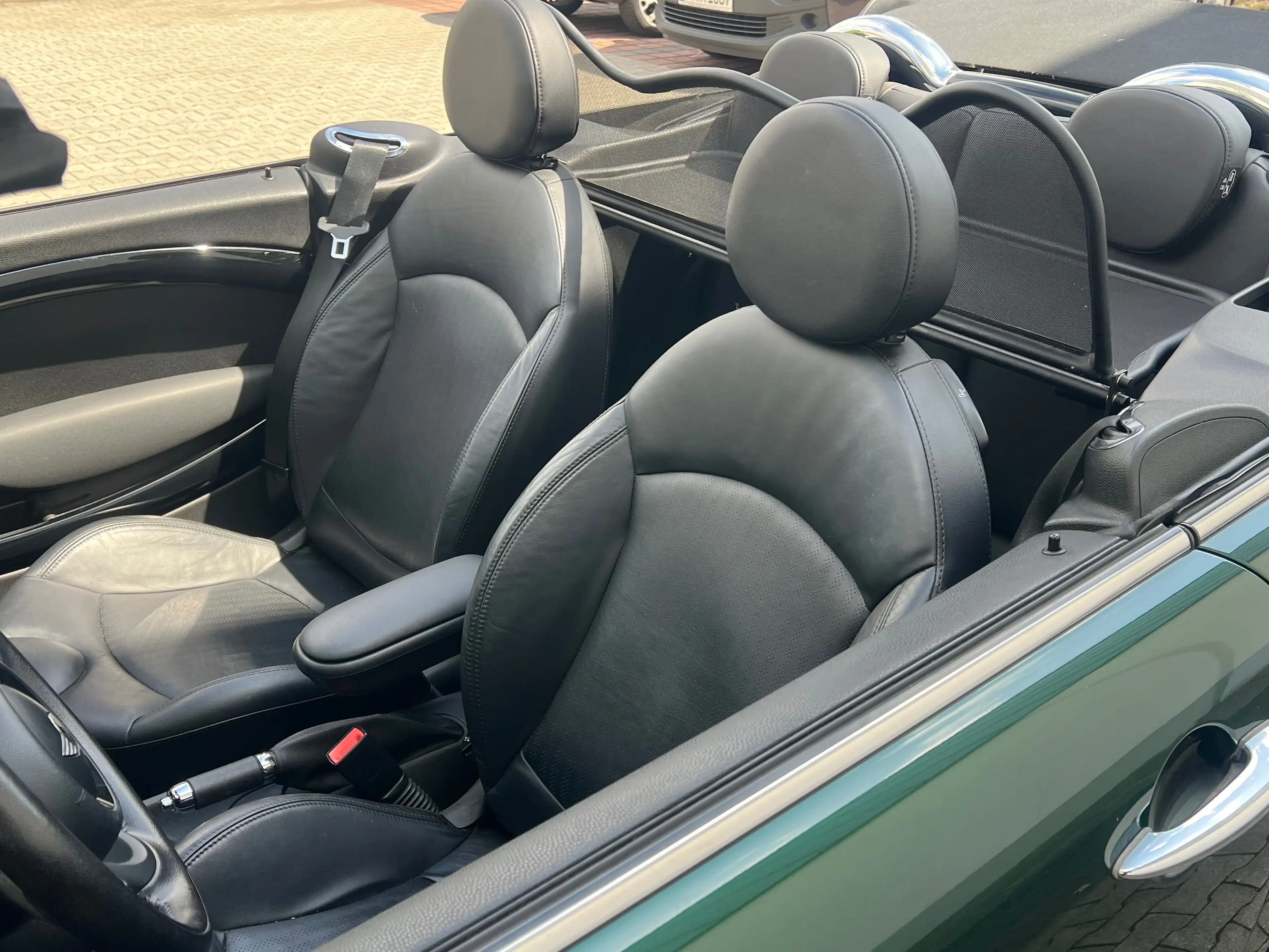 MINI Cooper Cabrio 1.6 Automatik *LEDER+NAVI+PDC+URO6* 2015 — photo 15