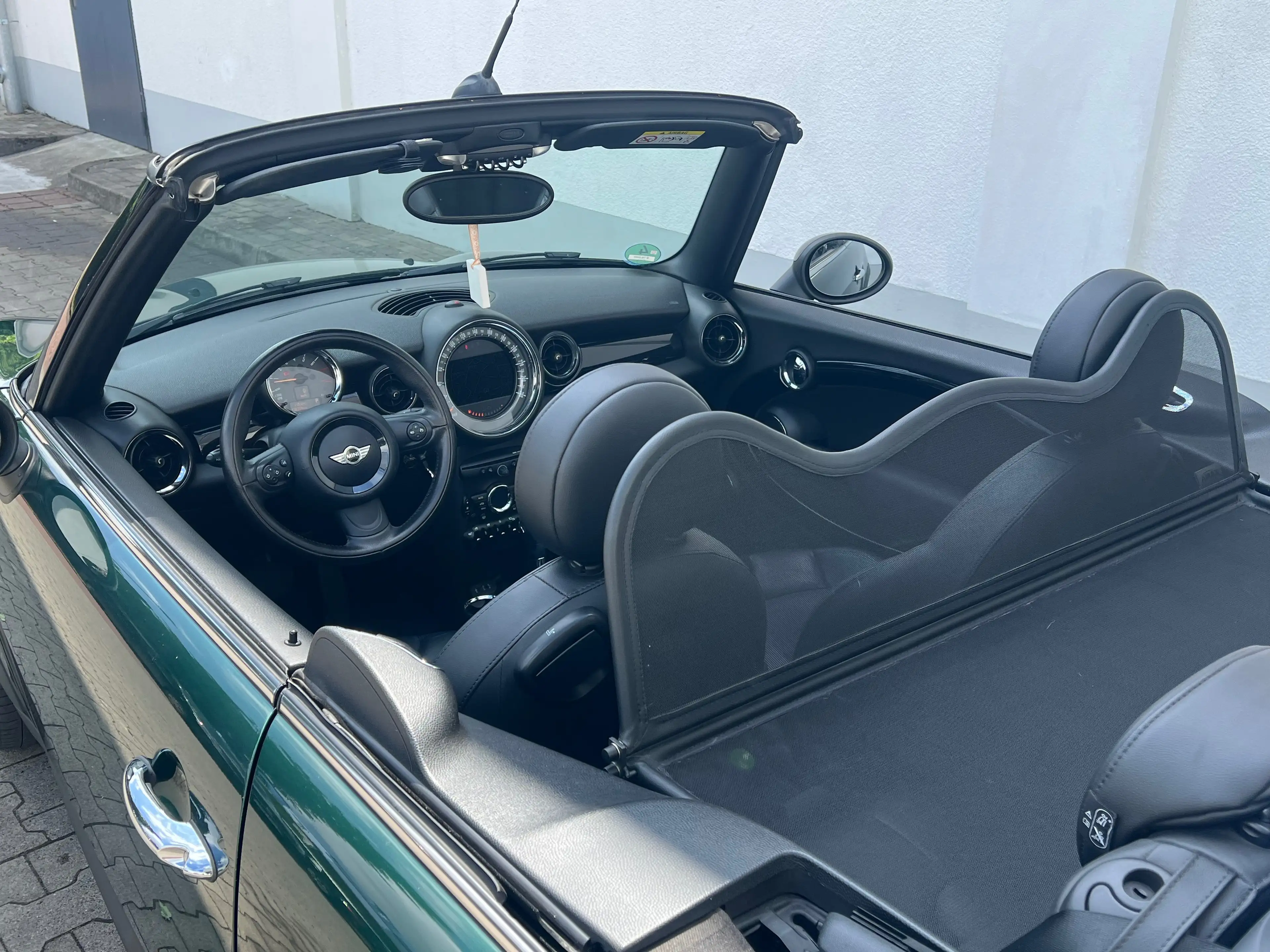 MINI Cooper Cabrio 1.6 Automatik *LEDER+NAVI+PDC+URO6* 2015 — photo 12