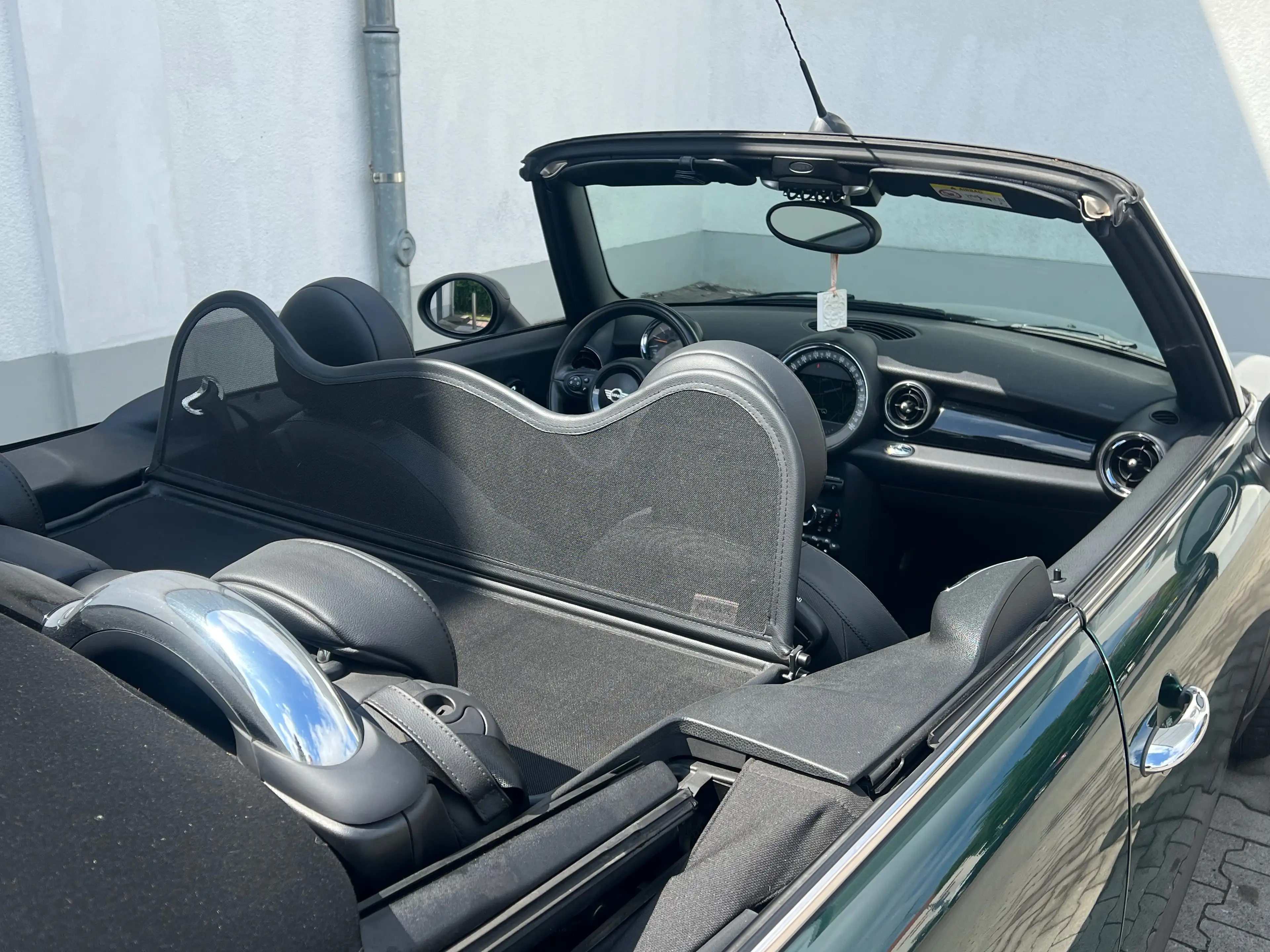 MINI Cooper Cabrio 1.6 Automatik *LEDER+NAVI+PDC+URO6* 2015 — photo 13