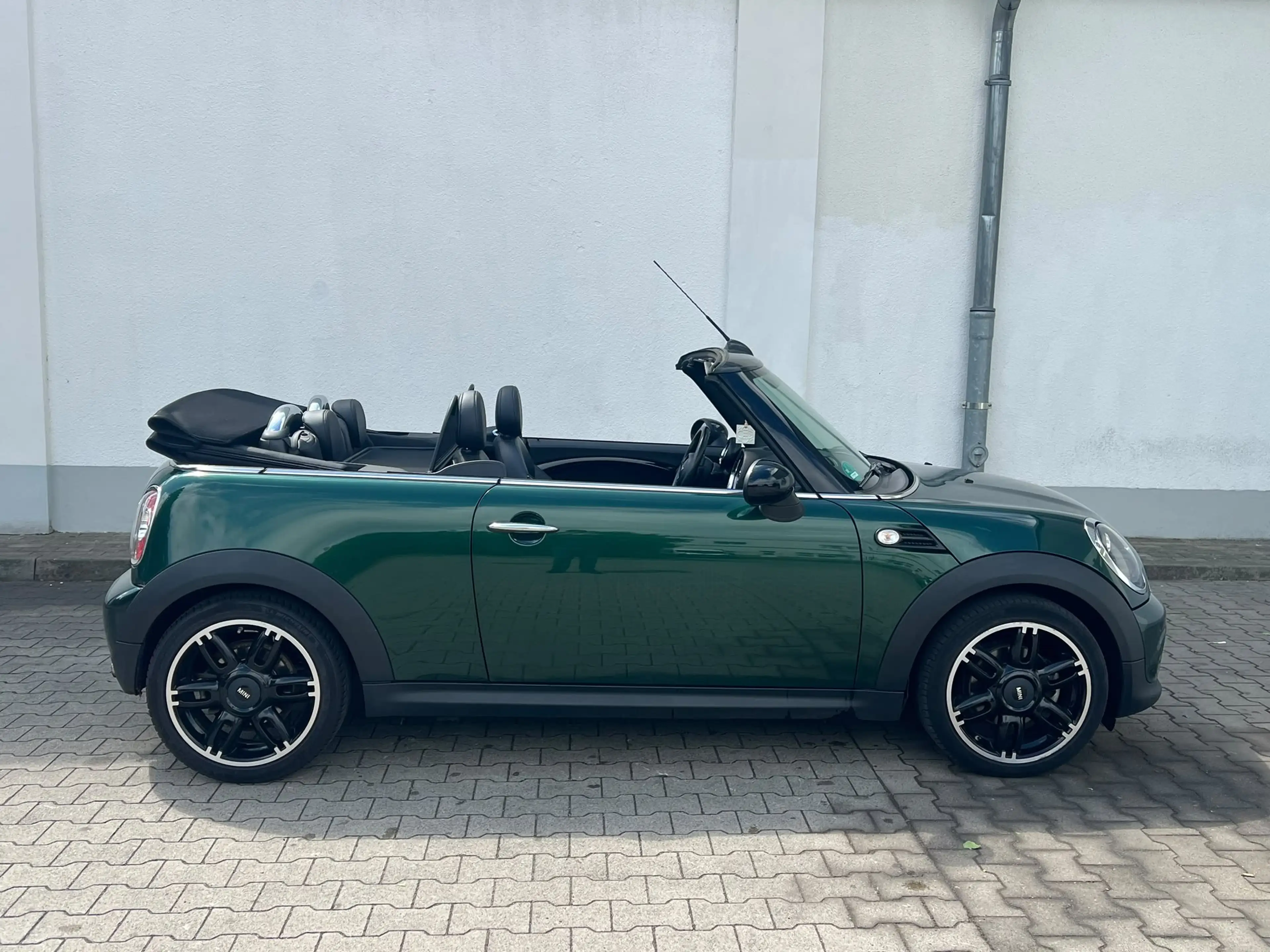MINI Cooper Cabrio 1.6 Automatik *LEDER+NAVI+PDC+URO6* 2015 — photo 8