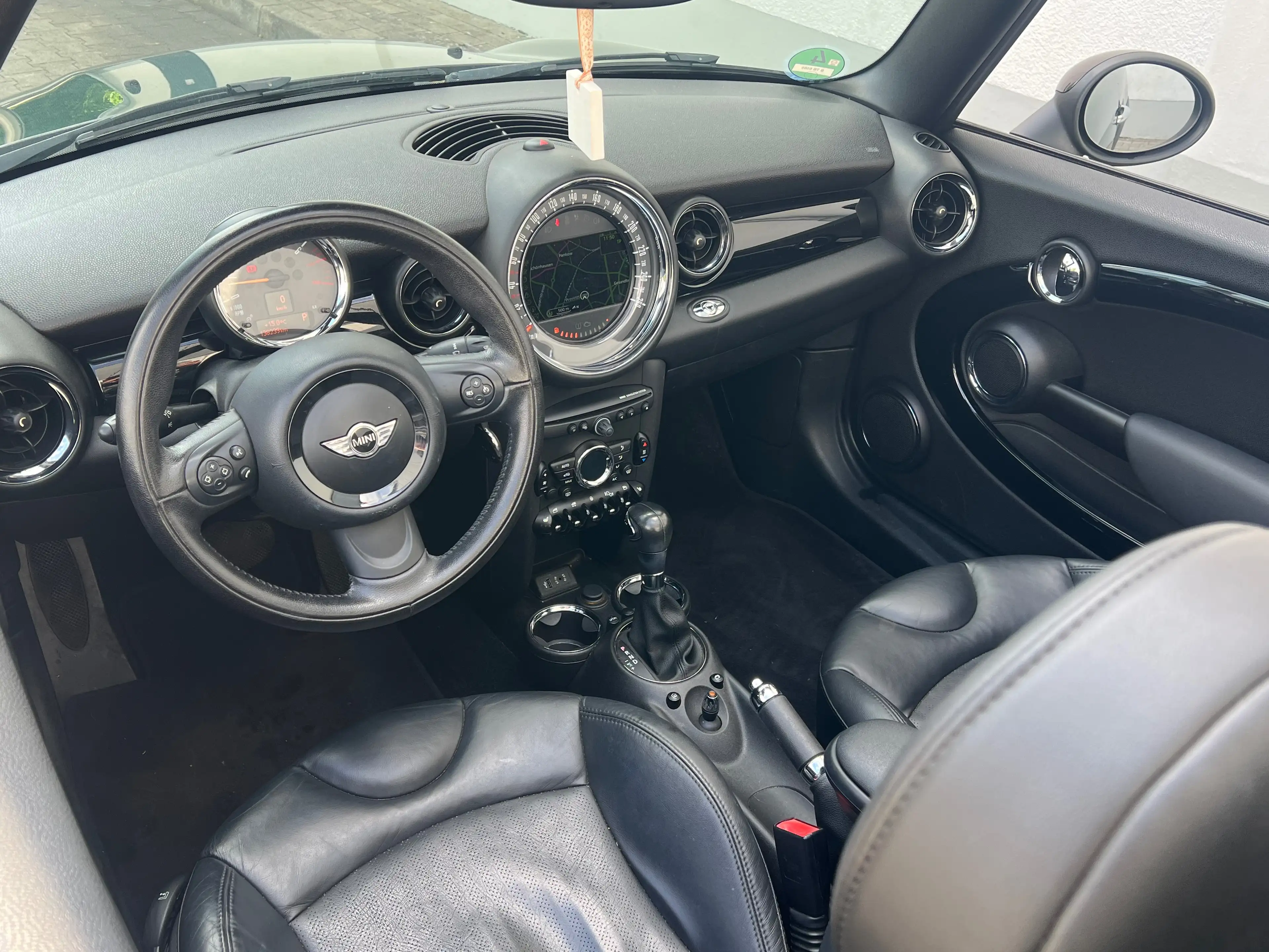 MINI Cooper Cabrio 1.6 Automatik *LEDER+NAVI+PDC+URO6* 2015 — photo 10