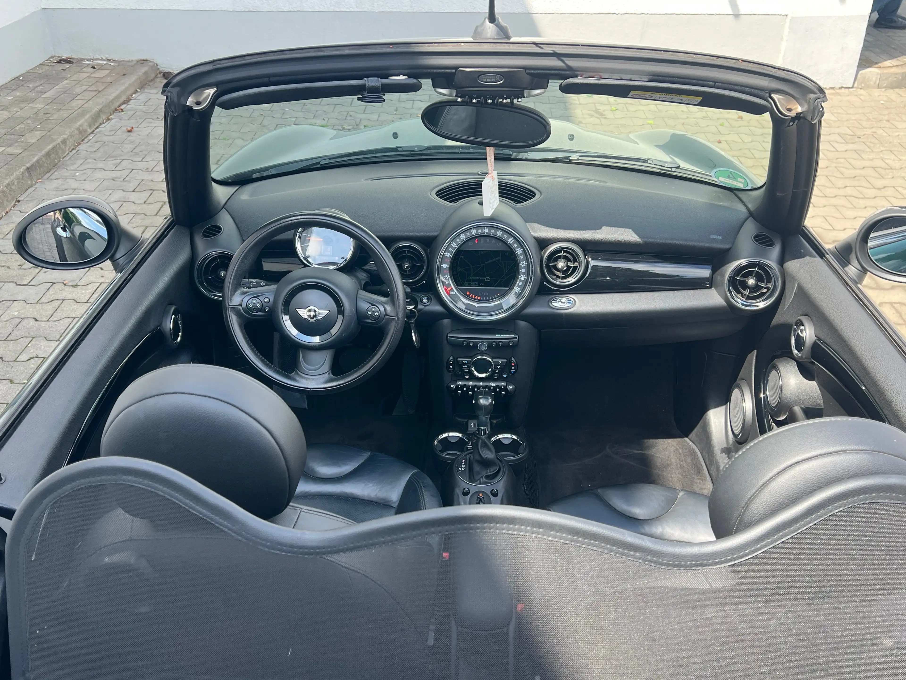 MINI Cooper Cabrio 1.6 Automatik *LEDER+NAVI+PDC+URO6* 2015 — photo 9
