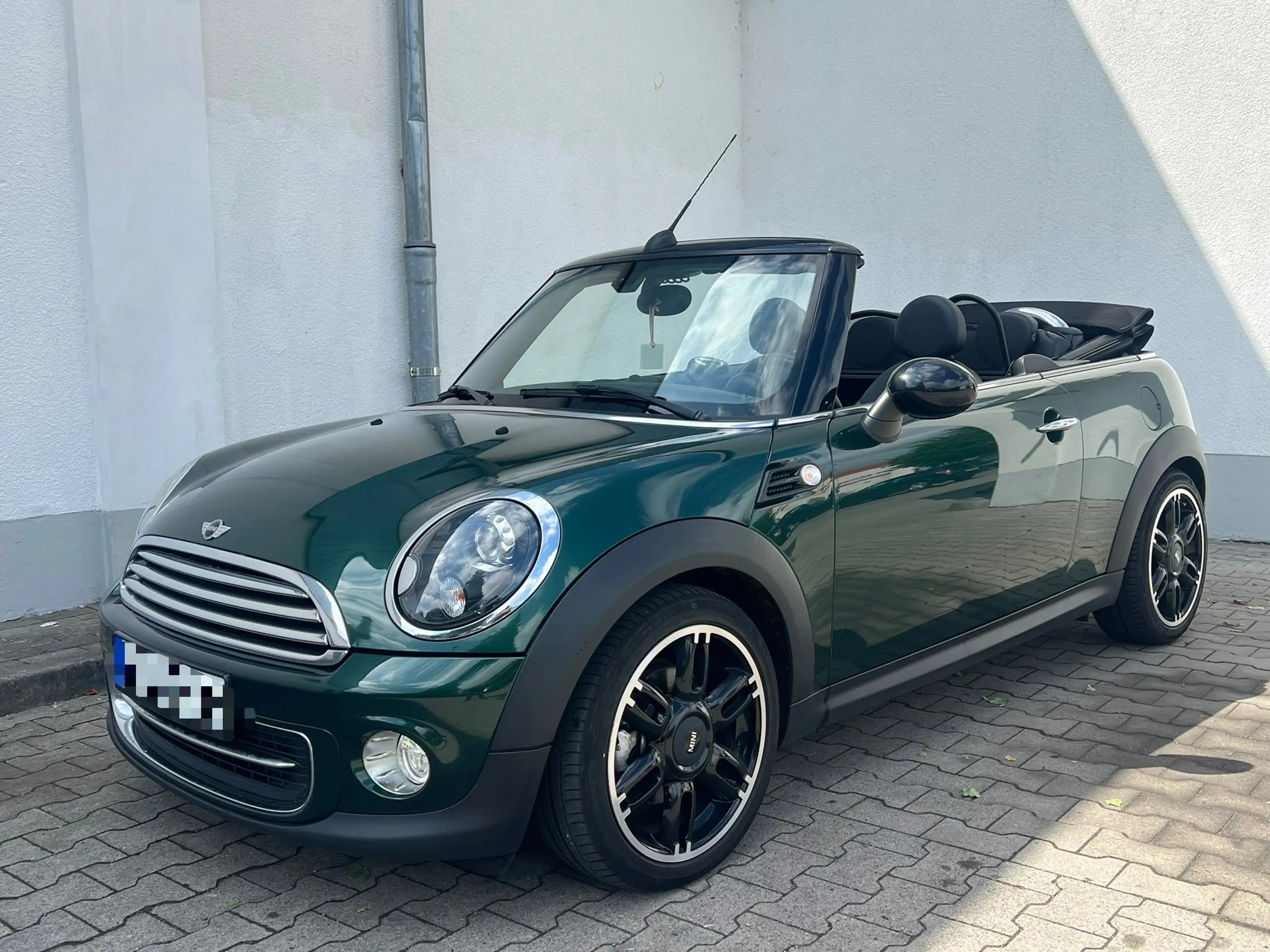 MINI Cooper Cabrio 1.6 Automatik *LEDER+NAVI+PDC+URO6* 2015