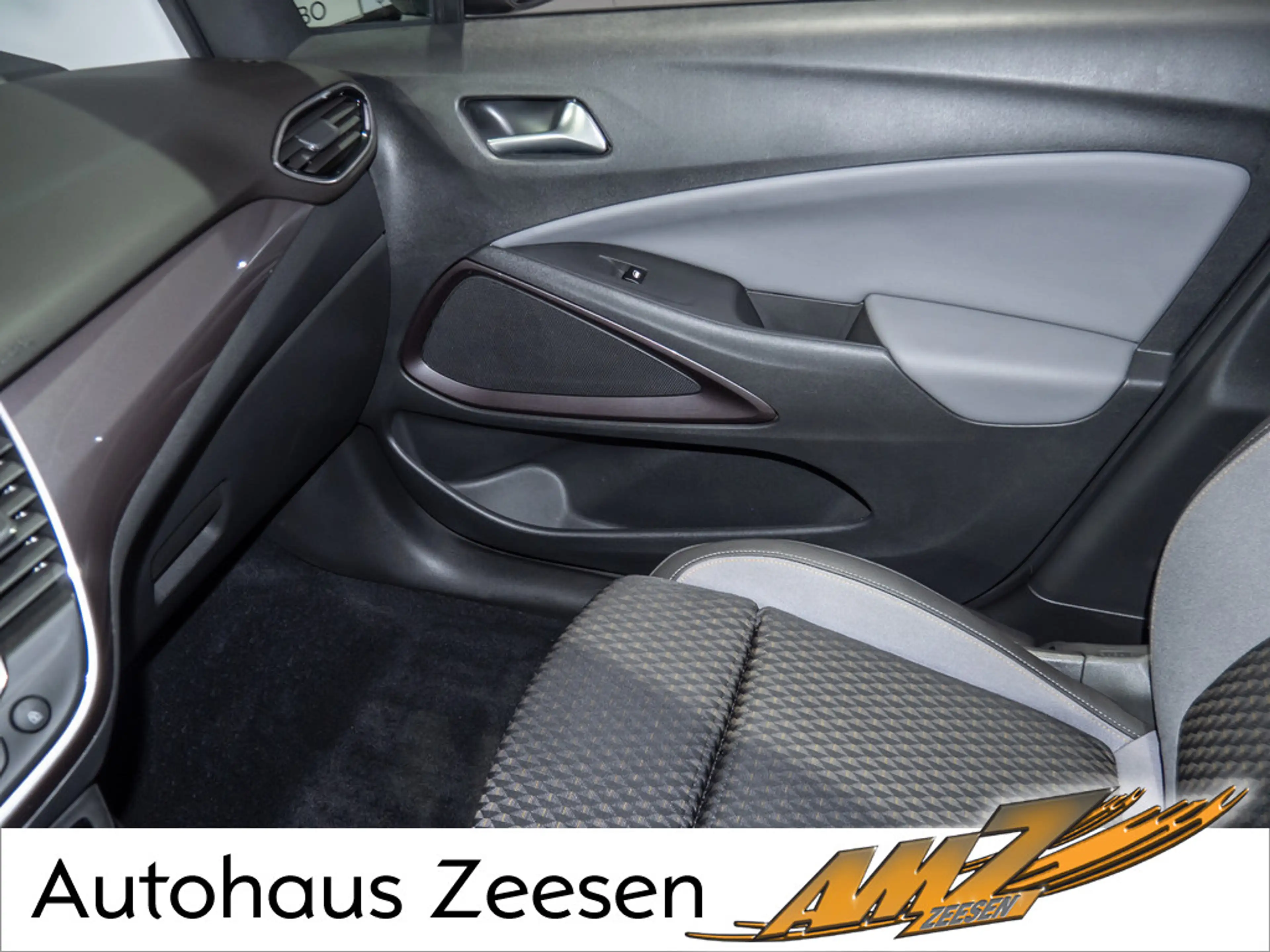 Opel Crossland X 1.2 Innovation NAVI KAMERA PDC — photo 12