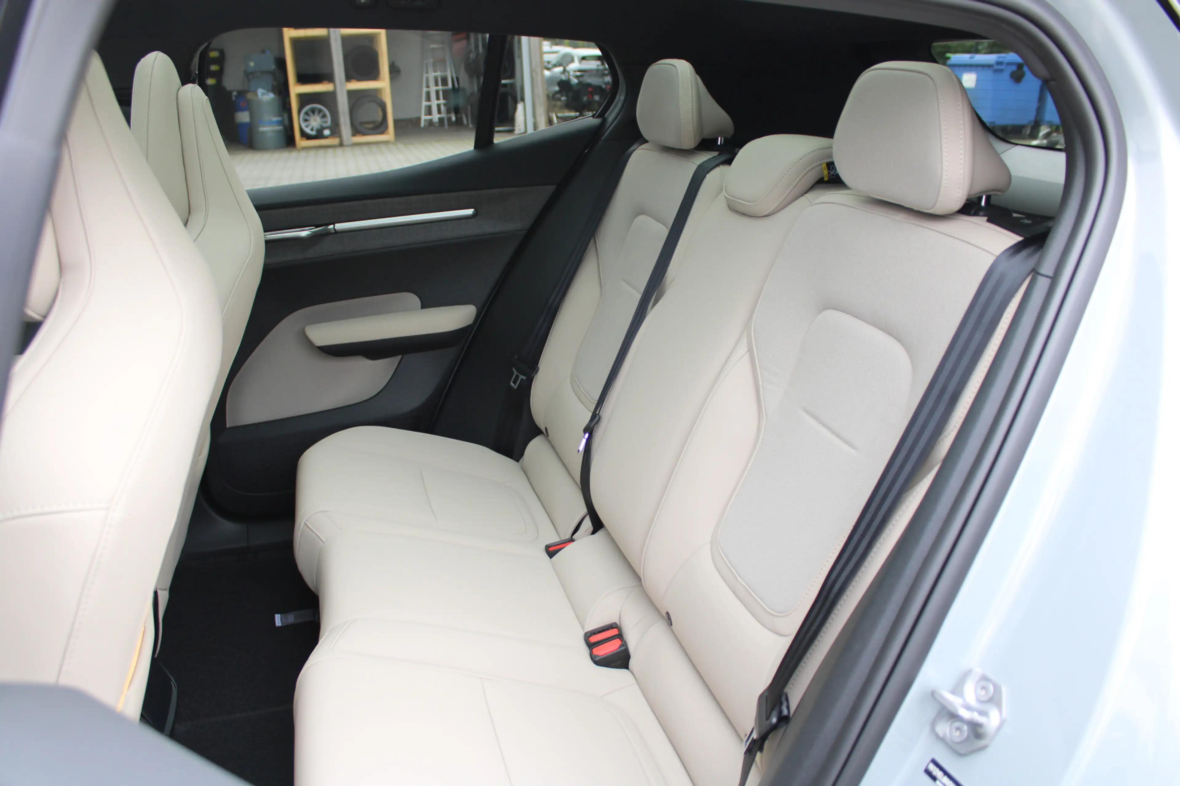 Volvo EX30 Cross Country P5 Plus Europa 69 kWh | Harvest Inte — photo 6