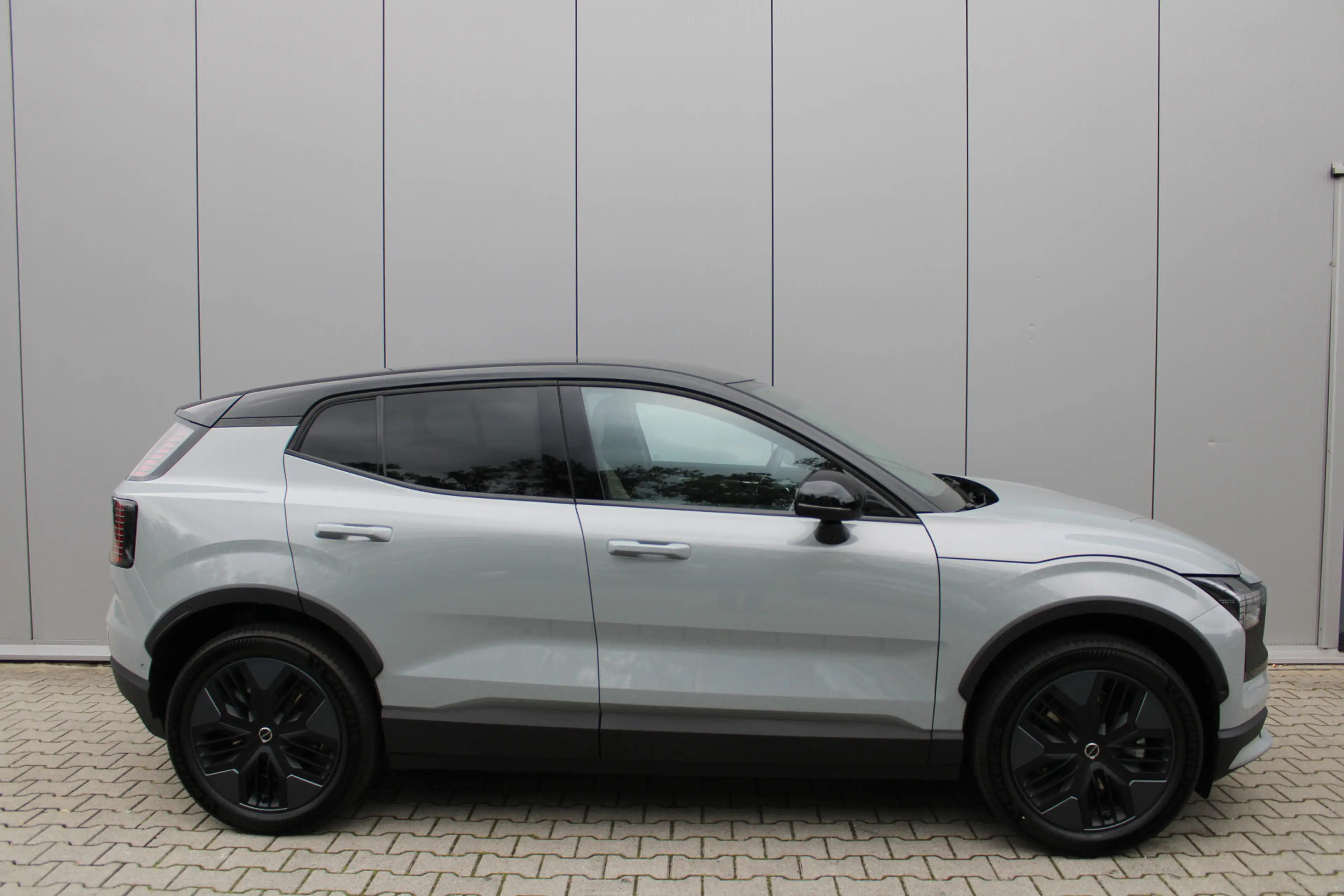 Volvo EX30 Cross Country P5 Plus Europa 69 kWh | Harvest Inte — photo 3