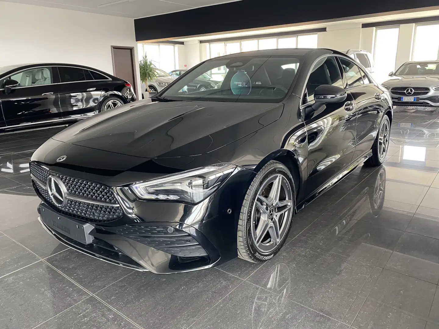 Mercedes-Benz CLA 200 Coupe d AMGLine PremiumPlus 64LUCI/KEYLESS/CARPLAY Nero - 2