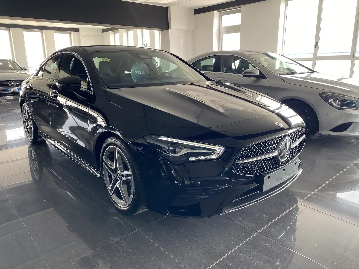 Mercedes-Benz CLA 200 Coupe d AMGLine PremiumPlus 64LUCI/KEYLESS/CARPLAY Nero - 1