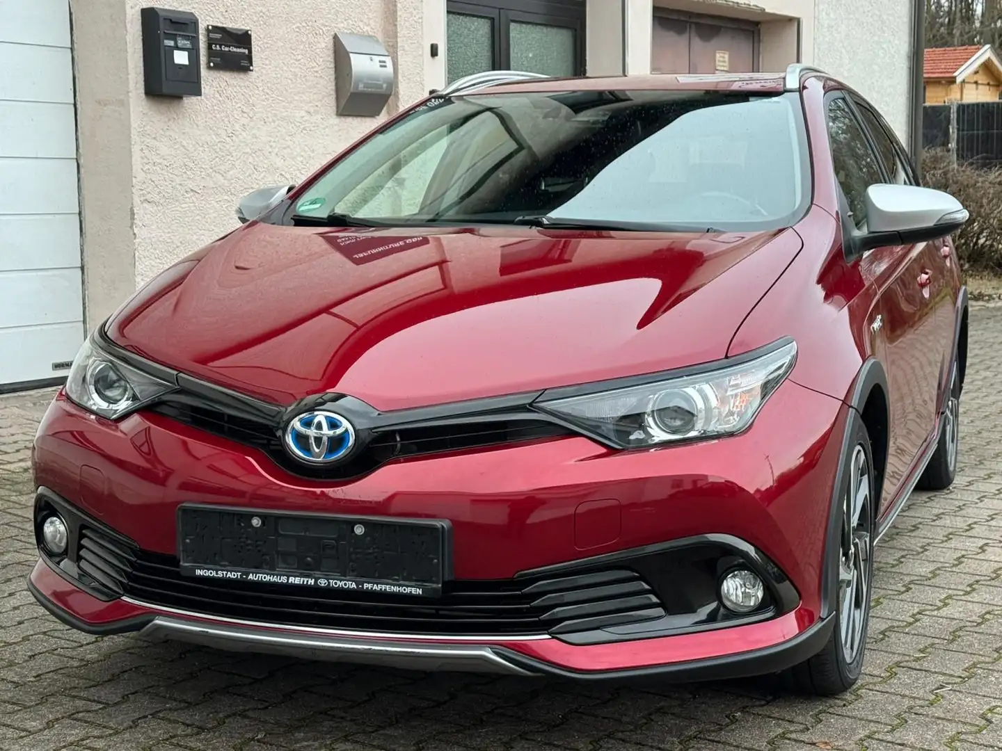 Toyota Auris Touring Sports Hybrid Free Style AUTOMATIK Rot - 2