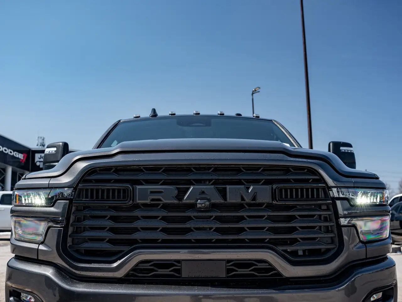 RAM 2500 снимка RAM 2500