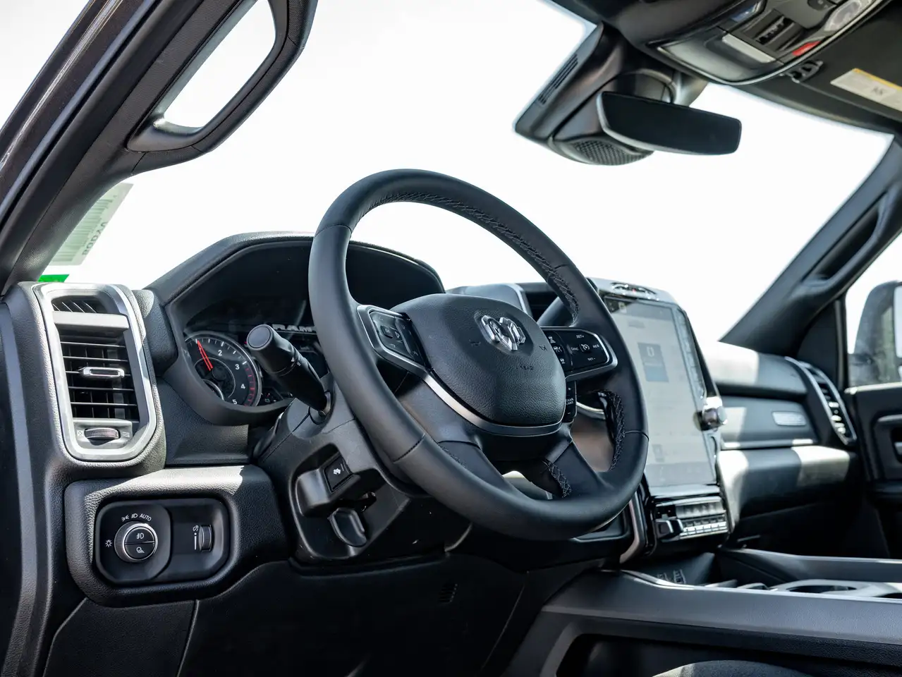 RAM 2500 снимка RAM 2500