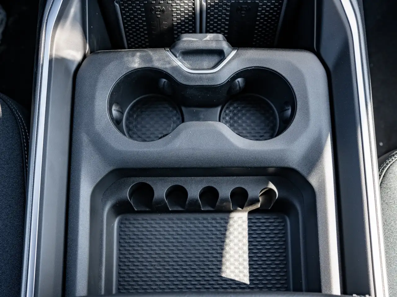 RAM 2500 снимка RAM 2500