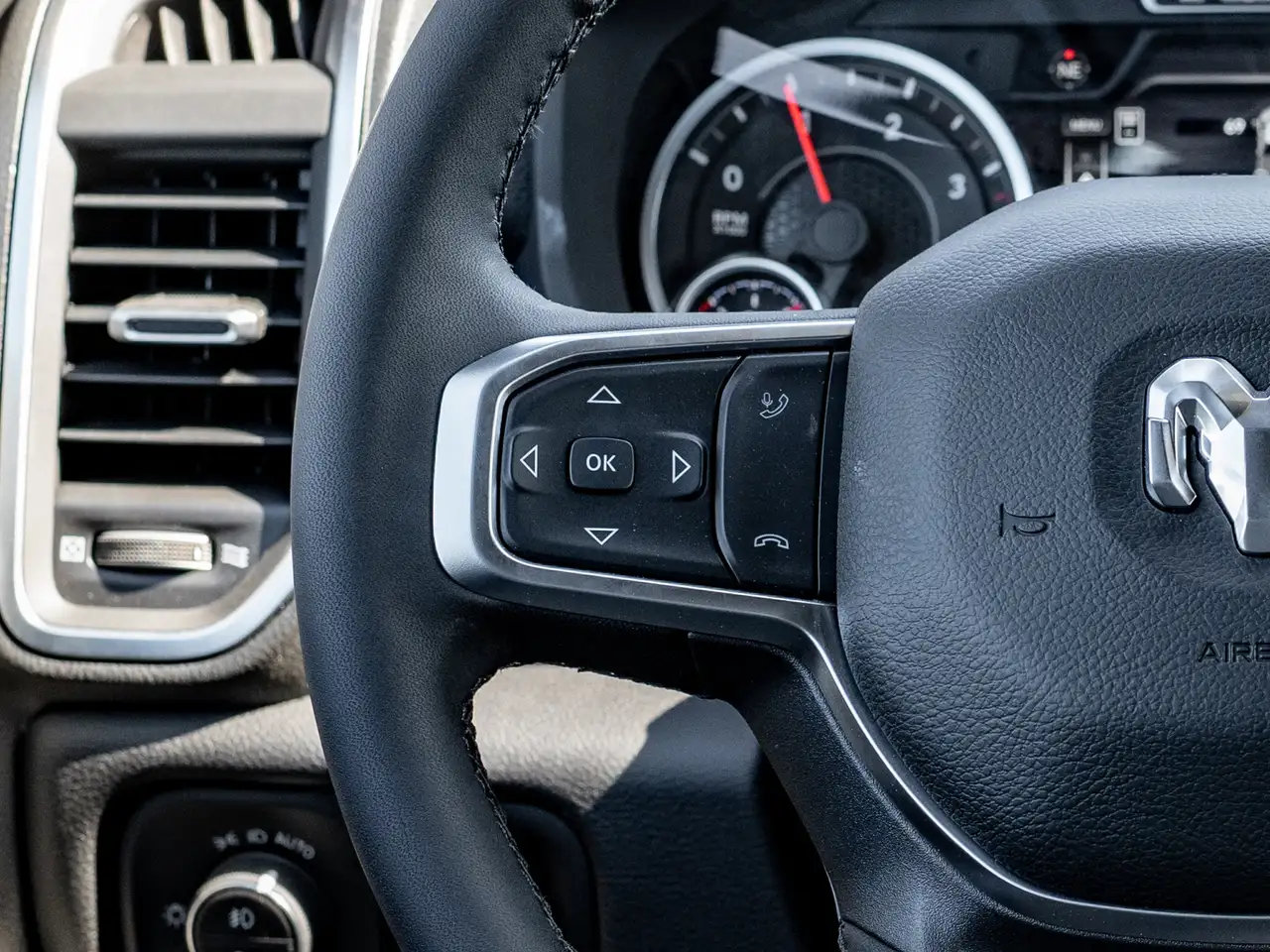 RAM 2500 снимка RAM 2500