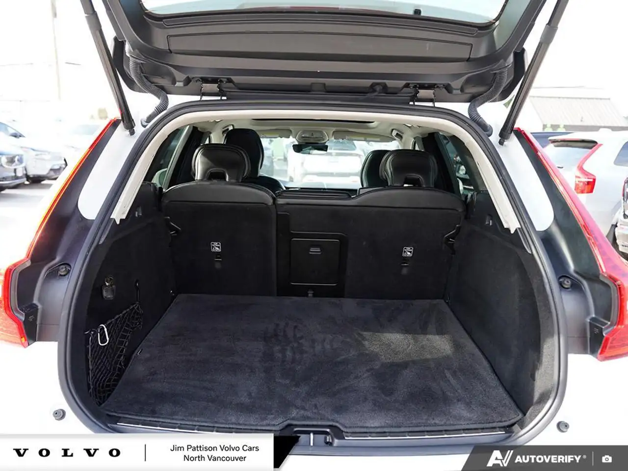 Volvo XC60 снимка Volvo XC60