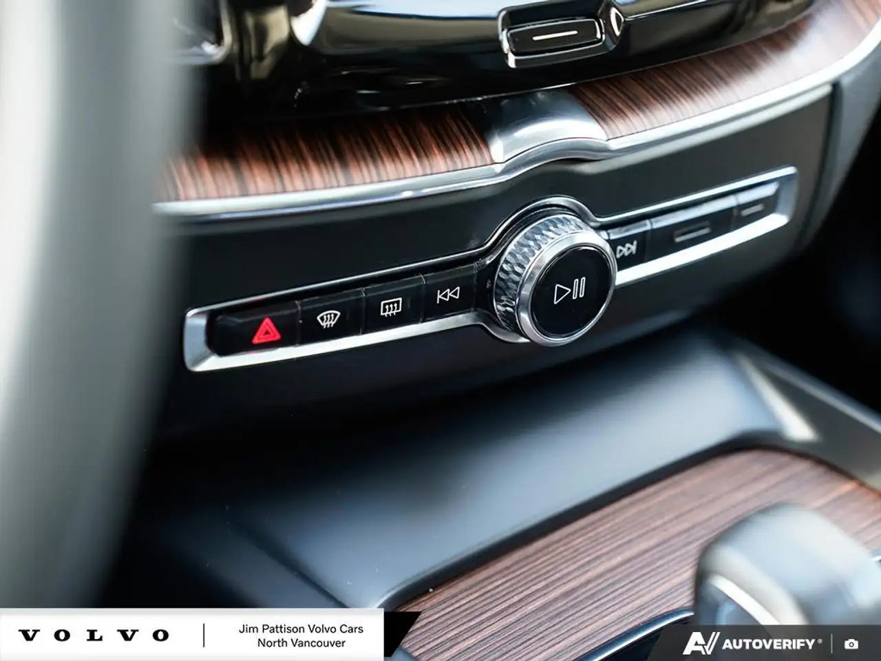 Volvo XC60 снимка Volvo XC60