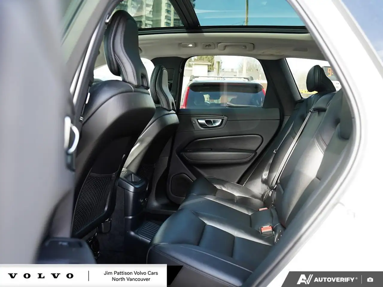 Volvo XC60 снимка Volvo XC60
