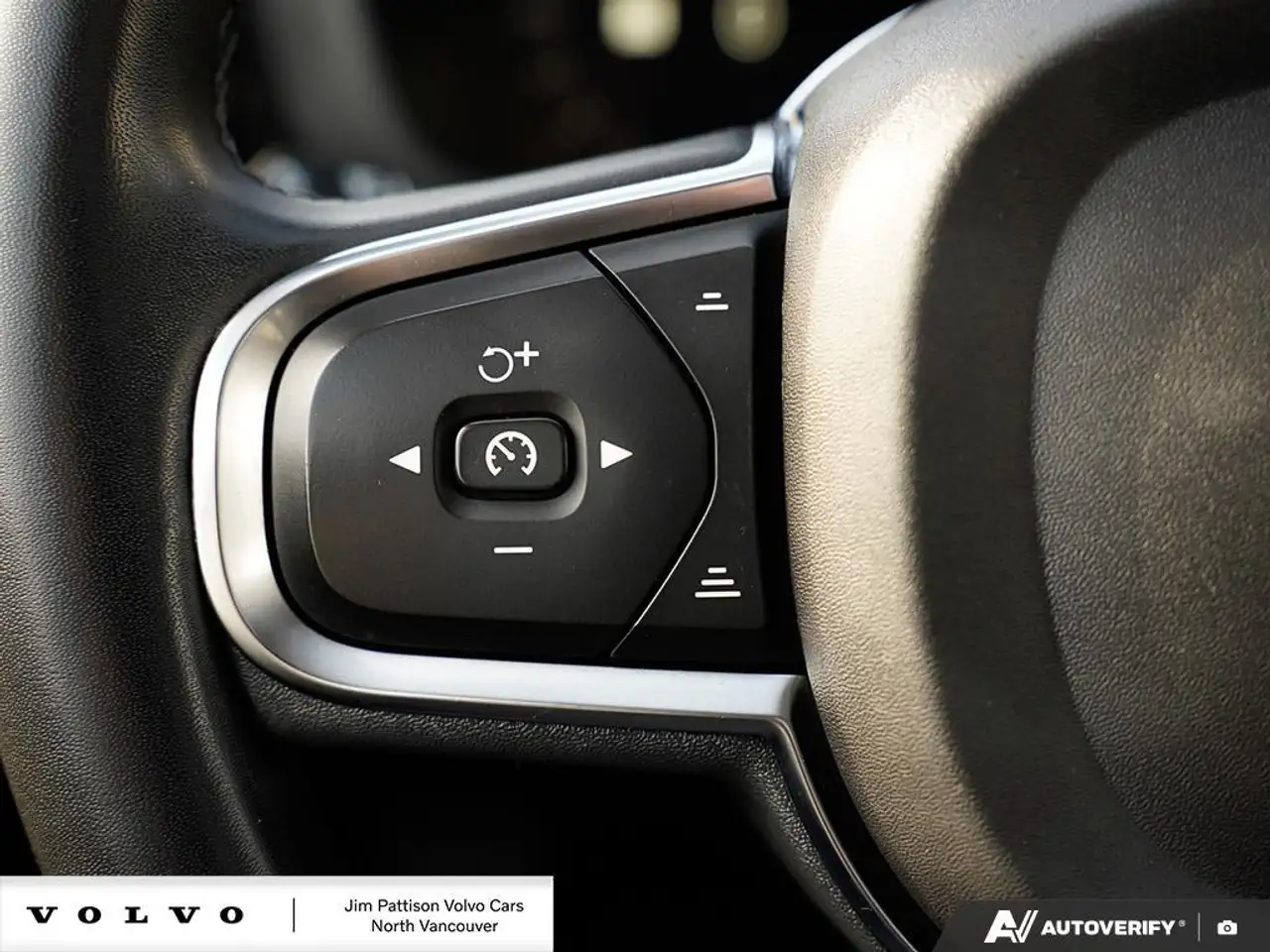 Volvo XC60 снимка Volvo XC60