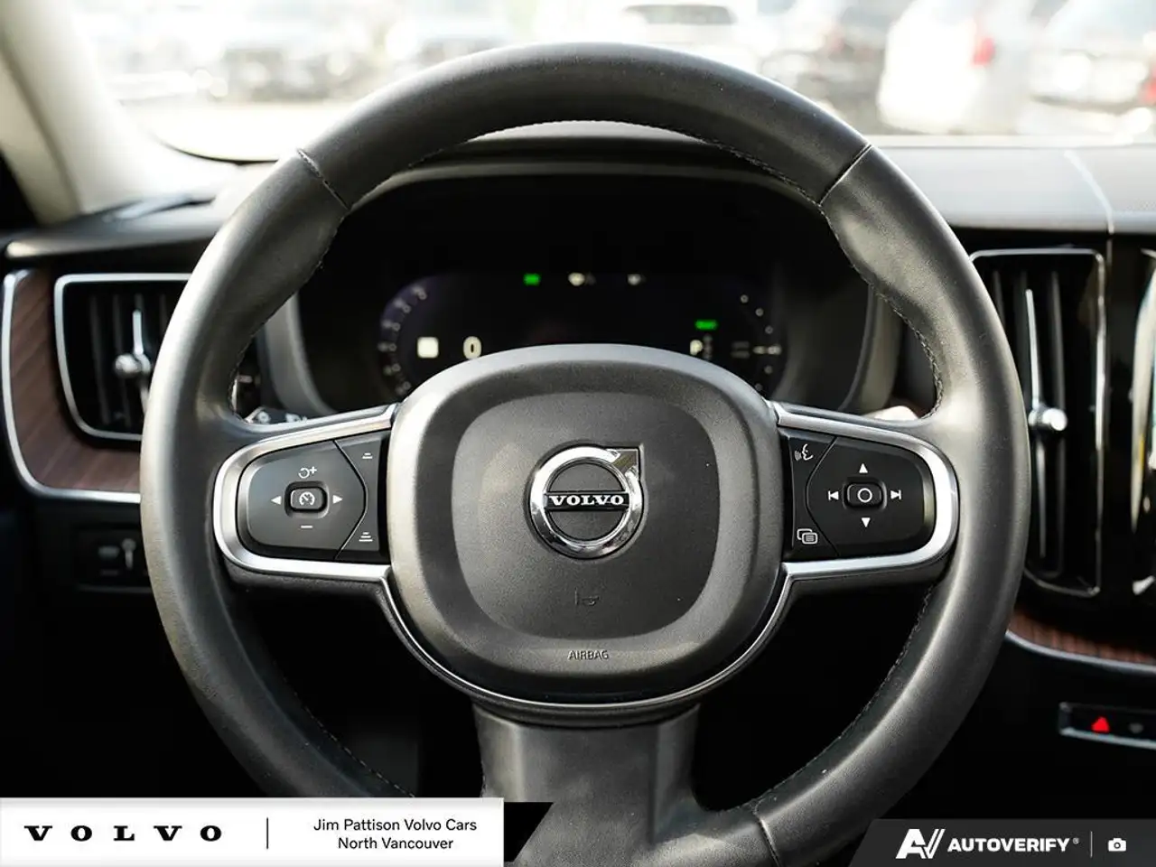 Volvo XC60 снимка Volvo XC60
