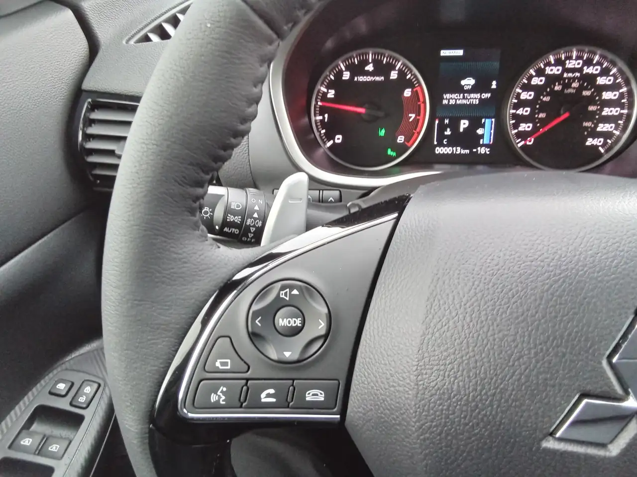 Mitsubishi Eclipse Cross снимка Mitsubishi Eclipse Cross