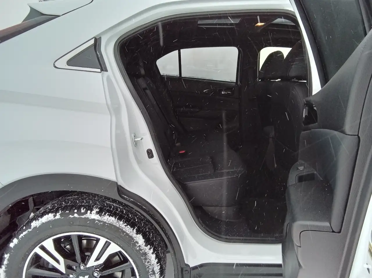 Mitsubishi Eclipse Cross снимка Mitsubishi Eclipse Cross