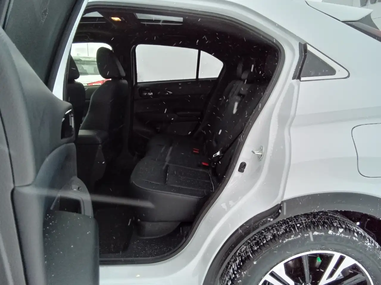 Mitsubishi Eclipse Cross снимка Mitsubishi Eclipse Cross