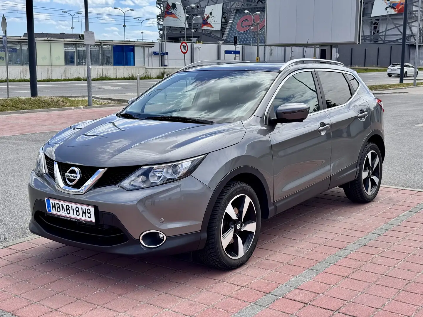 Nissan Qashqai 1.2 DIG-T Xtronic N-Connecta Panorama Grau - 2