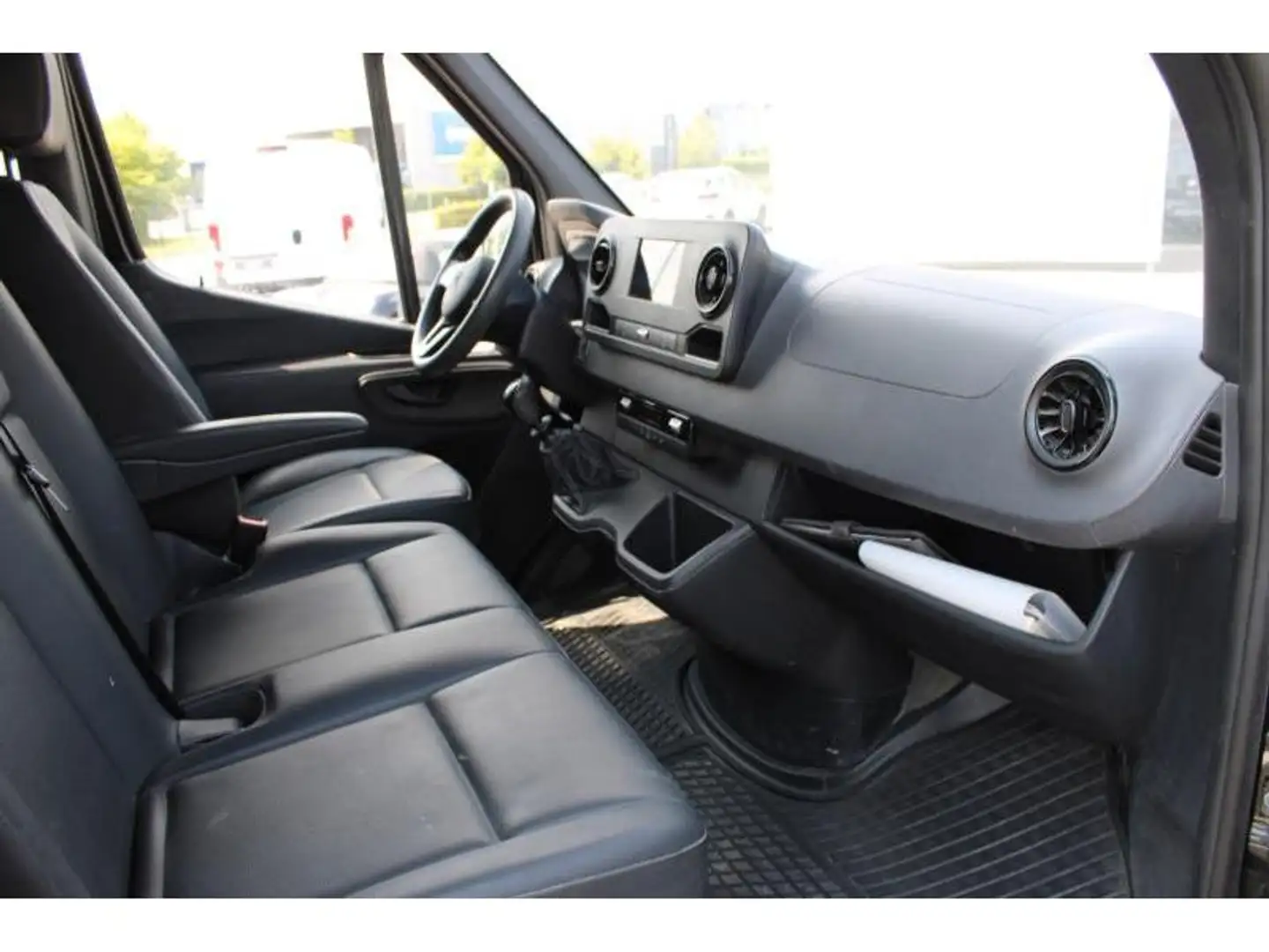 Mercedes-Benz Sprinter 315 CDI FWD L2H2 CARPLAY, CAMERA EN MEER! Zwart - 2