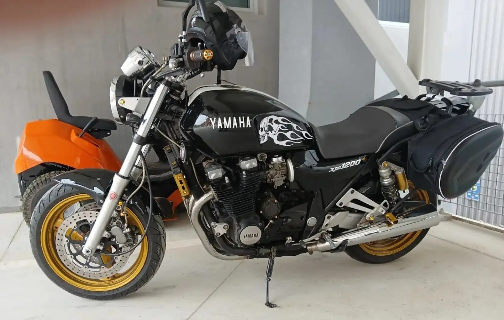 Yamaha XJR 1200 Negro - 2