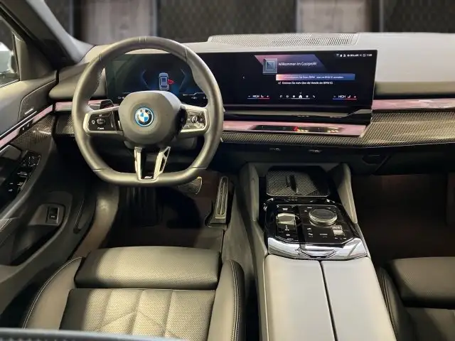 BMW i5 xDrive40 Touring Ansicht 7