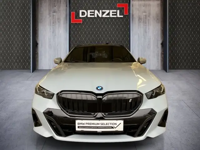 BMW i5 xDrive40 Touring Ansicht 13
