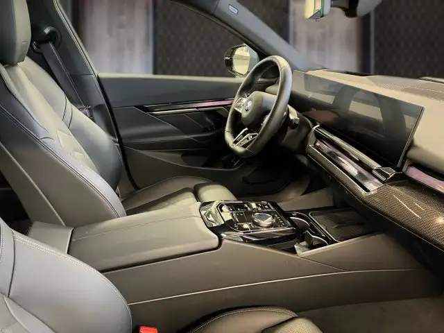 BMW i5 xDrive40 Touring Ansicht 6