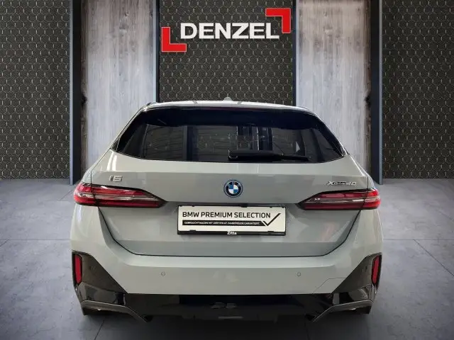 BMW i5 xDrive40 Touring Ansicht 11