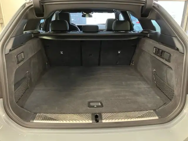 BMW i5 xDrive40 Touring Ansicht 10
